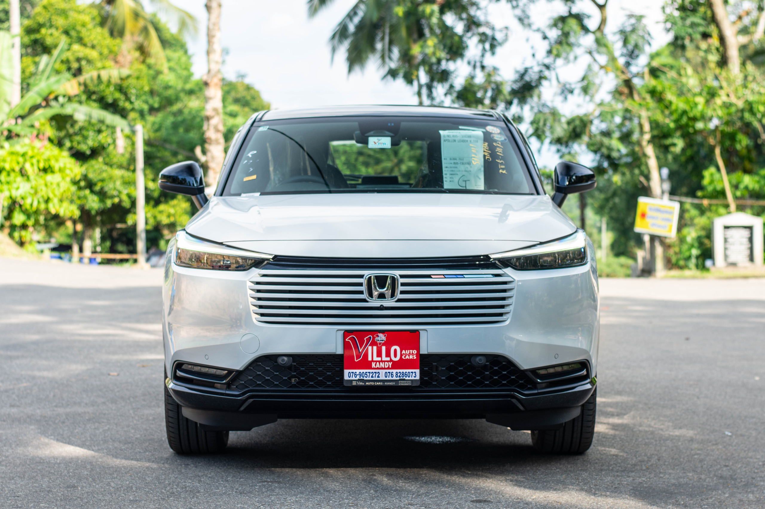 Honda VEZEL Z PLAY (SUNLIGHT WHITE)